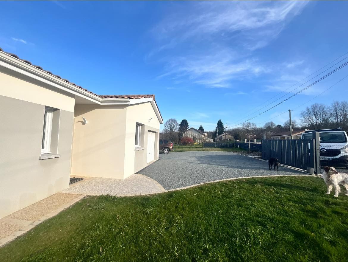 Création d'une allée en gravier près de Tocane-Saint-Apre.